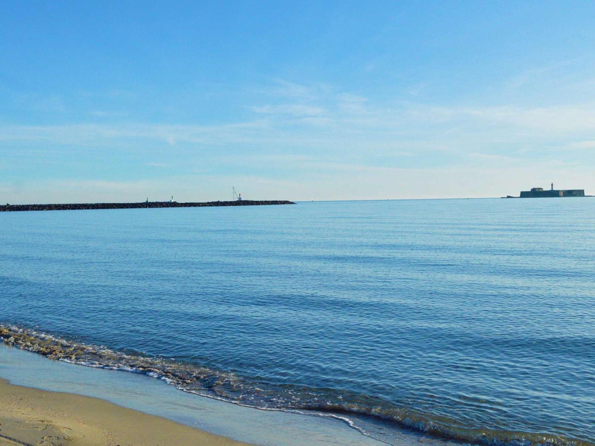 Appt T3 Avec Terrasse, Clim, Parking A Cap D'agde, Proche Et Commerces - Fr-1-249-38 *